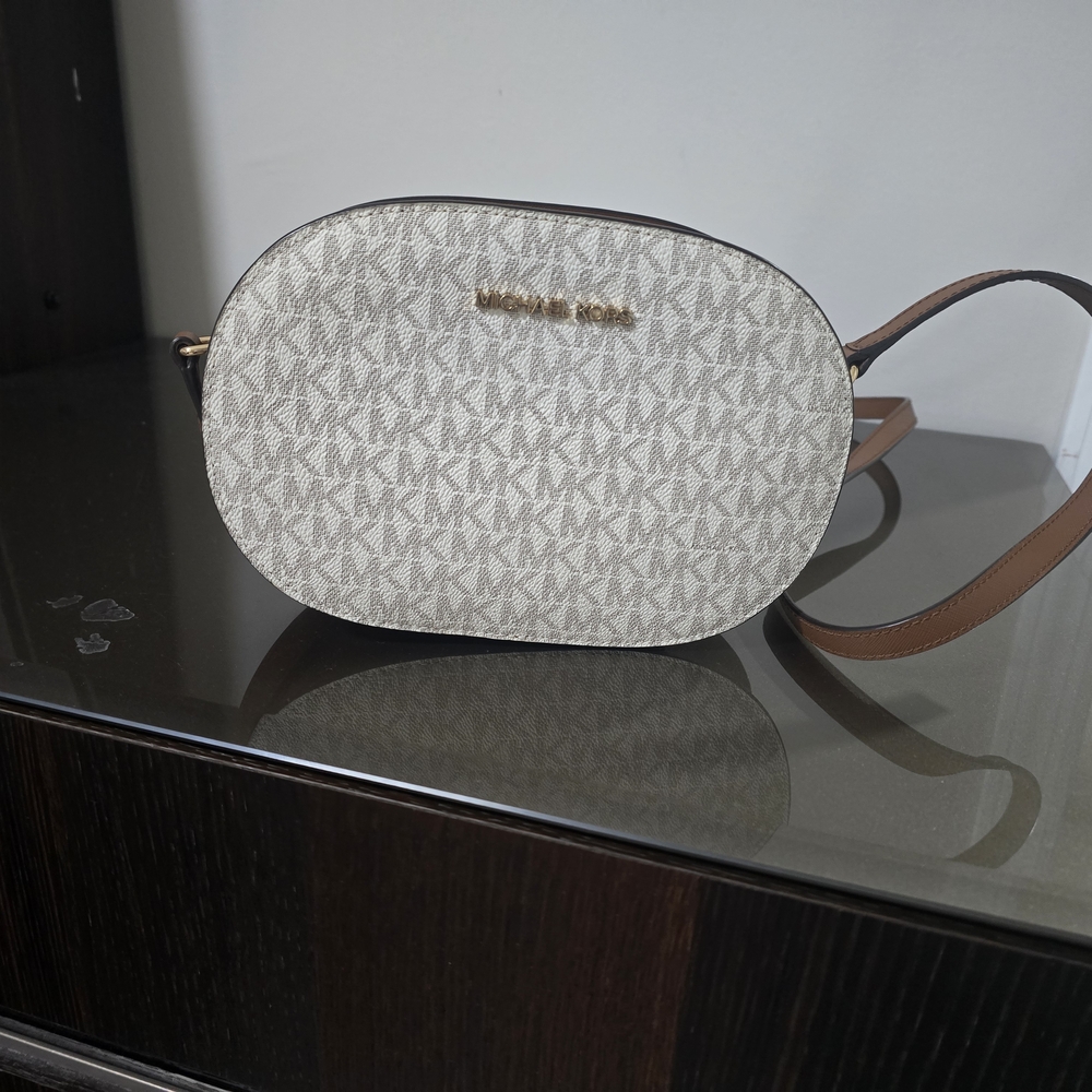 Michael Kors Monogram Cream and Tan Crossbody Bag - Picture 4 of 8